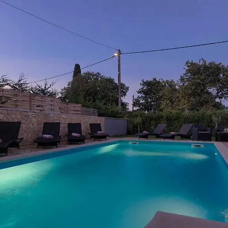 With Pool In Porec-istrien 44323 Villa *