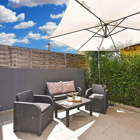 Villa With Pool In Porec-istrien 44323 Porec