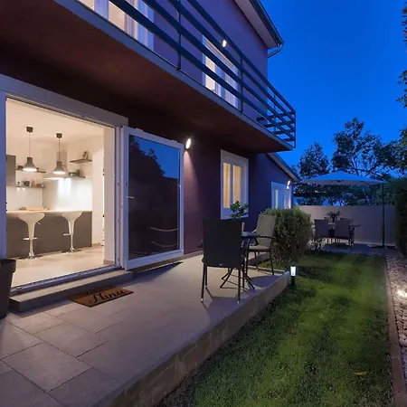 With Pool In Porec-istrien 44323 Villa