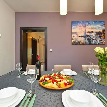 With Pool In Porec-istrien 44323 Villa