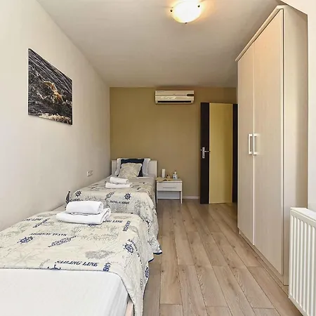 With Pool In Porec-istrien 44323 Villa *