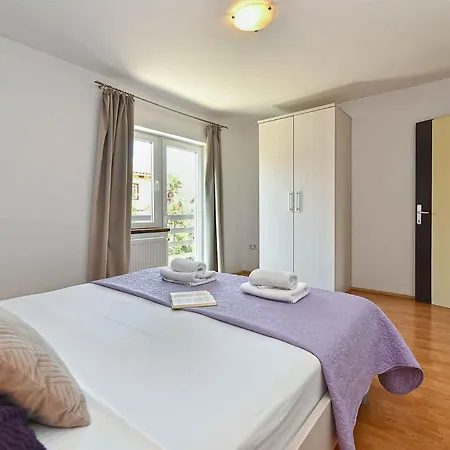 With Pool In Porec-istrien 44323 Villa *